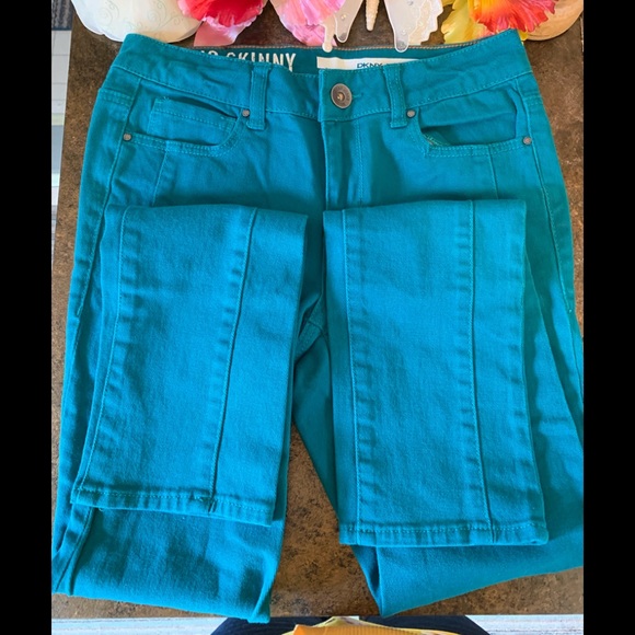 🌈 DNKY Soho Skinny Jeans - Picture 4 of 8